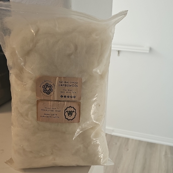 Natural Carded Lambswool by - Picture 2 of 3